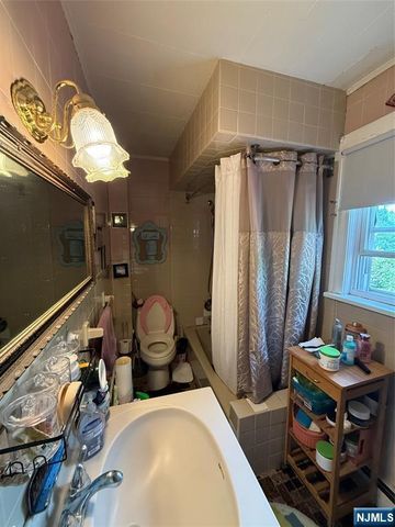 14 Heights Avenue, Fair Lawn, NJ 07410