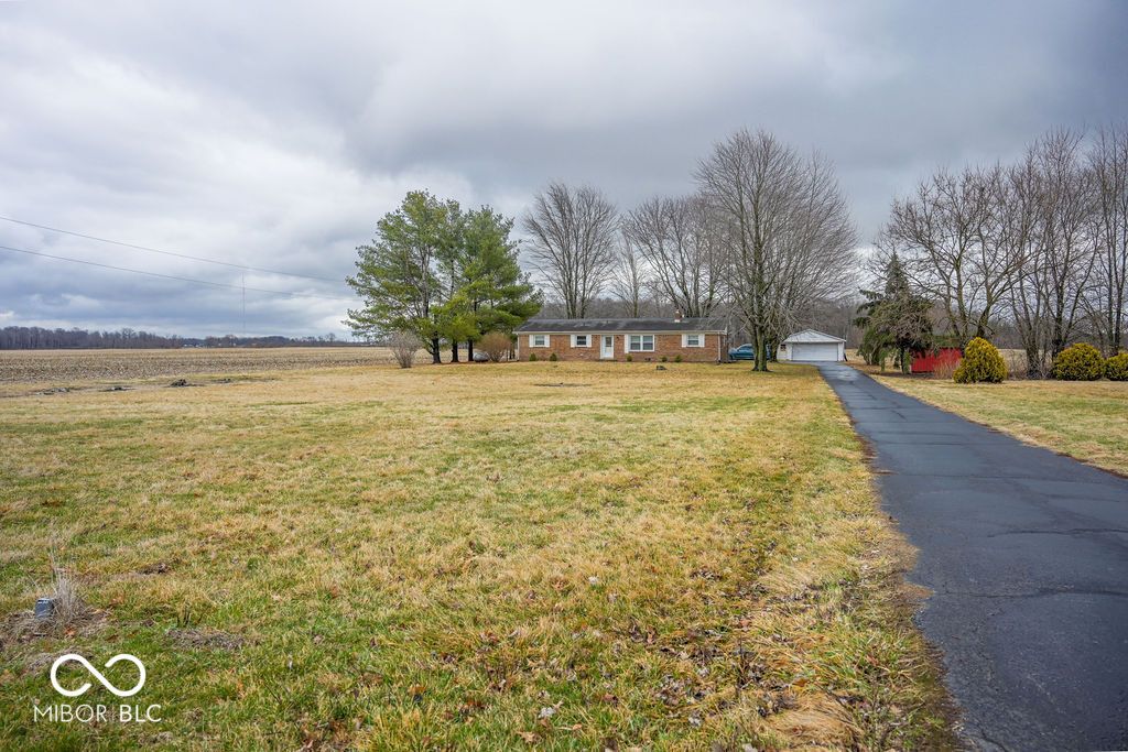 6053 N County Road 700 W, Mulberry, IN 46058