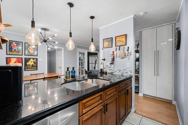 2615 Marilee Lane 2, Houston, TX 77057