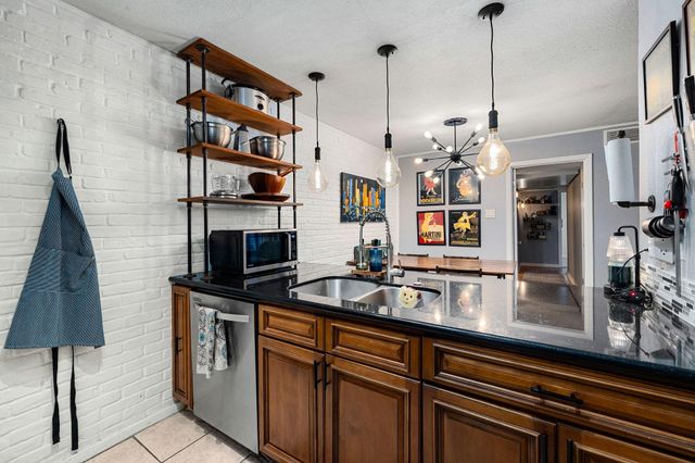 2615 Marilee Lane 2, Houston, TX 77057