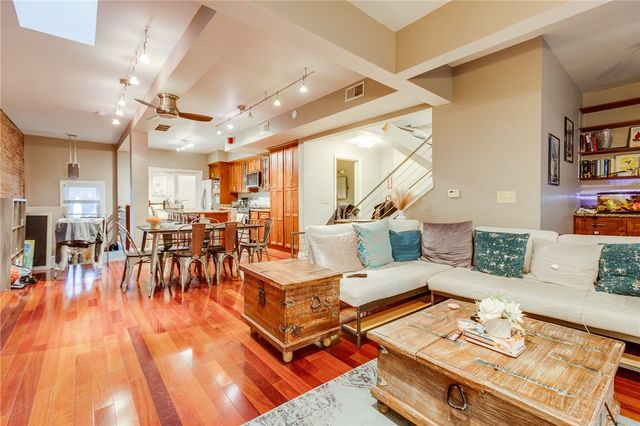 70 S 12th St, South Side, PA 15203