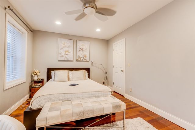 70 S 12th St, South Side, PA 15203