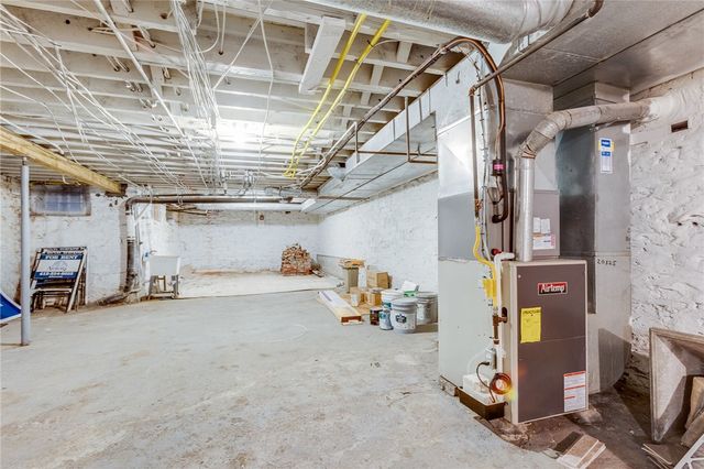 70 S 12th St, South Side, PA 15203