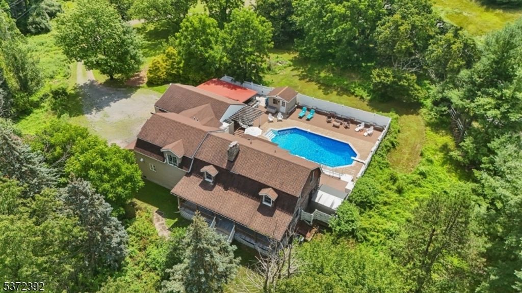 17 E Dreahook Rd, Readington Twp., NJ 08889