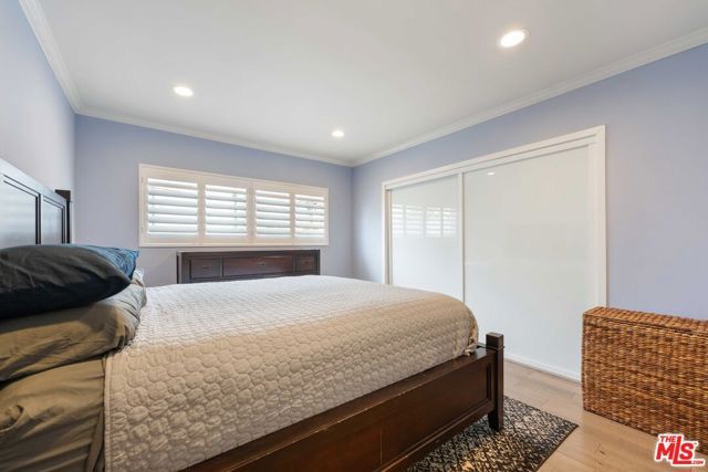 933 11th Street 21, Santa Monica, CA 90403