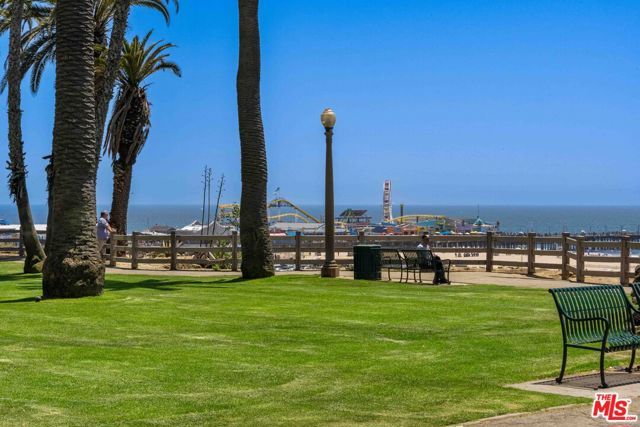 933 11th Street 21, Santa Monica, CA 90403