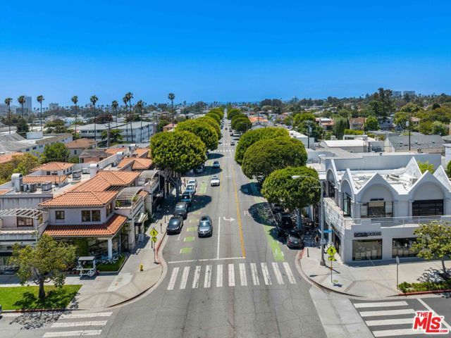 933 11th Street 21, Santa Monica, CA 90403