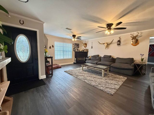 814 Canterbury Street, Benton, AR 71015