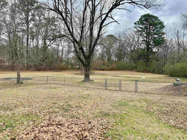 814 Canterbury Street, Benton, AR 71015