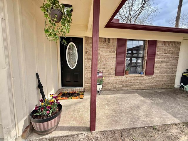 814 Canterbury Street, Benton, AR 71015