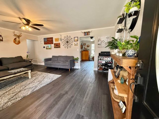 814 Canterbury Street, Benton, AR 71015