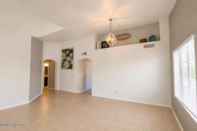 981 W Turnstone Place, Tucson, AZ 85737