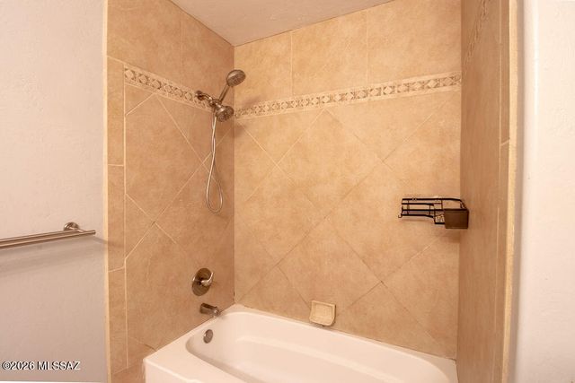 981 W Turnstone Place, Tucson, AZ 85737