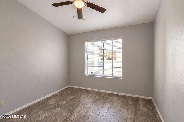 981 W Turnstone Place, Tucson, AZ 85737