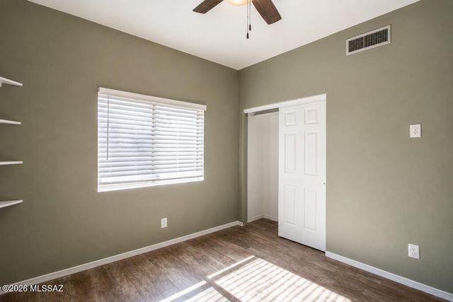 981 W Turnstone Place, Tucson, AZ 85737