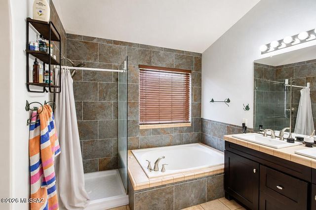 981 W Turnstone Place, Tucson, AZ 85737