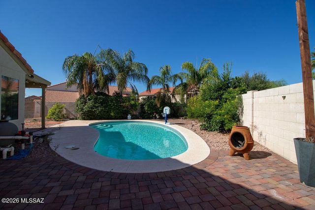 981 W Turnstone Place, Tucson, AZ 85737