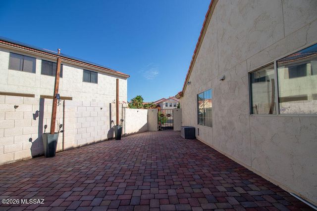 981 W Turnstone Place, Tucson, AZ 85737