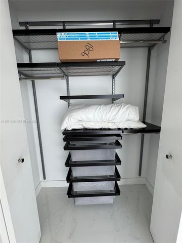 79 SW 12th St 1806, Miami, FL 33130