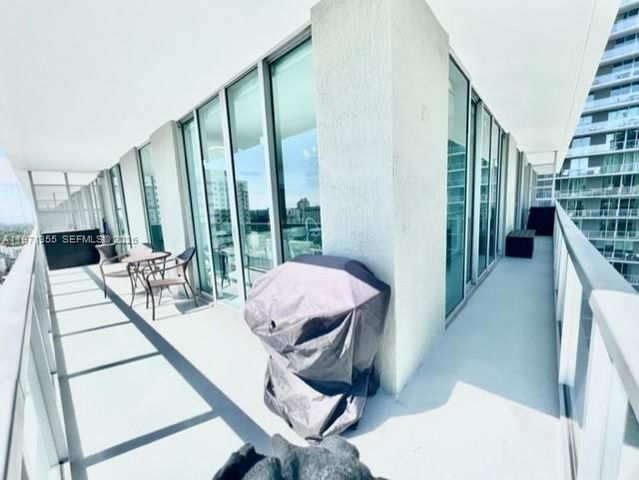 79 SW 12th St 1806, Miami, FL 33130