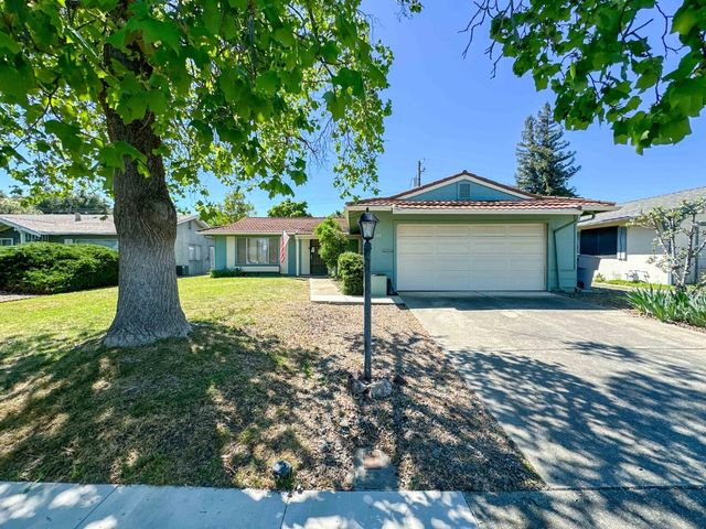 169 Rainier Circle, Vacaville, CA 95687