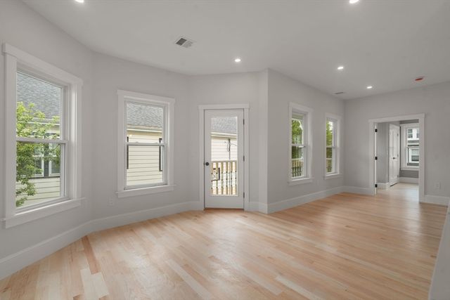 32 Manning St 2, Medford, MA 02155