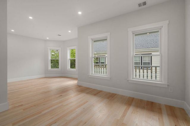32 Manning St 2, Medford, MA 02155