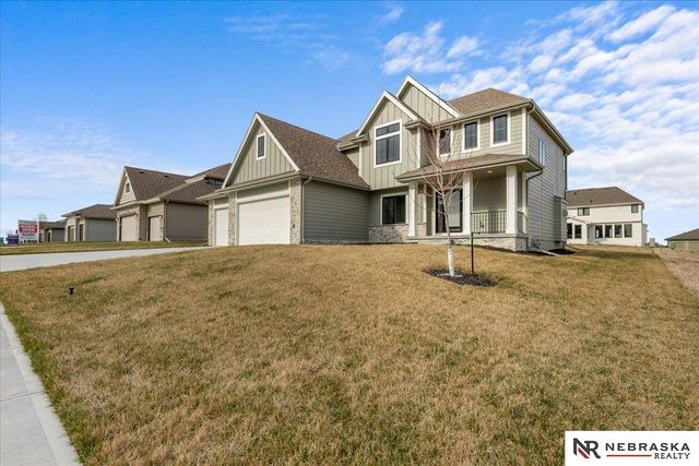 12616 S 78th Avenue, Papillion, NE 68046