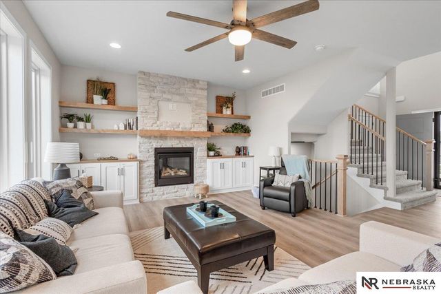 12616 S 78th Avenue, Papillion, NE 68046