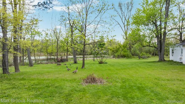 4769 Halsted Road, West Bloomfield Charter Township, MI 48323
