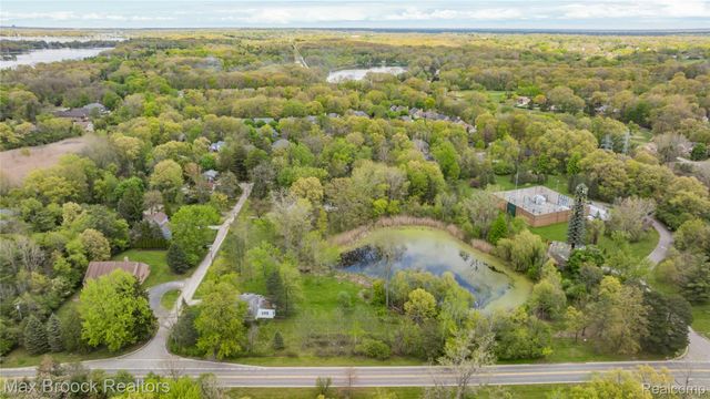 4769 Halsted Road, West Bloomfield Charter Township, MI 48323