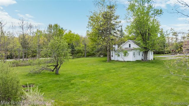 4769 Halsted Road, West Bloomfield Charter Township, MI 48323