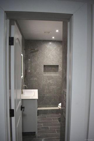 563 E 3rd Street 2nd Floor, Mount Vernon, NY 10553