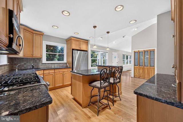 840 PEMBROKE RD, Rydal, PA 19046