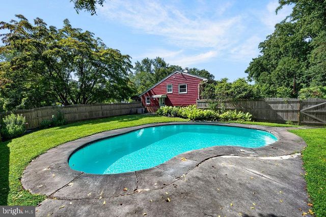 840 PEMBROKE RD, Rydal, PA 19046