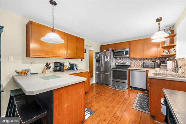 34 BUTTERNUT DR, Hatboro, PA 19040