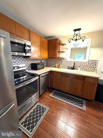 34 BUTTERNUT DR, Hatboro, PA 19040