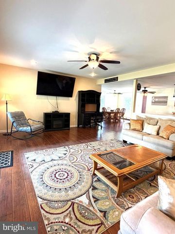 34 BUTTERNUT DR, Hatboro, PA 19040