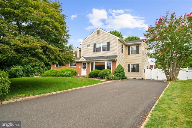34 BUTTERNUT DR, Hatboro, PA 19040