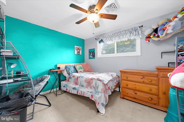 34 BUTTERNUT DR, Hatboro, PA 19040