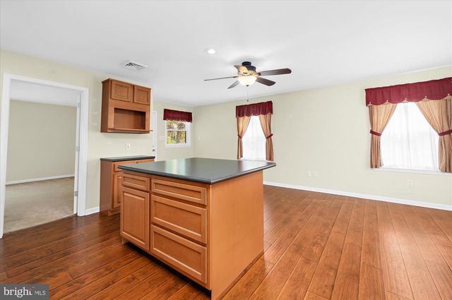 34 BUTTERNUT DR, Hatboro, PA 19040