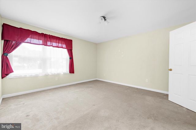 34 BUTTERNUT DR, Hatboro, PA 19040