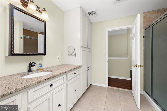 34 BUTTERNUT DR, Hatboro, PA 19040