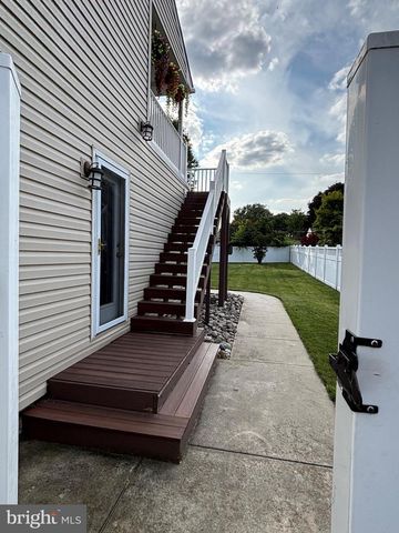 34 BUTTERNUT DR, Hatboro, PA 19040
