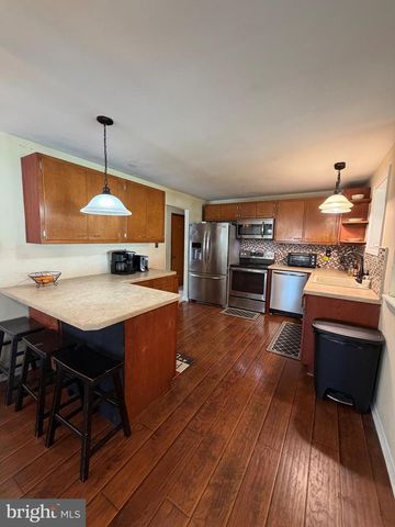 34 BUTTERNUT DR, Hatboro, PA 19040
