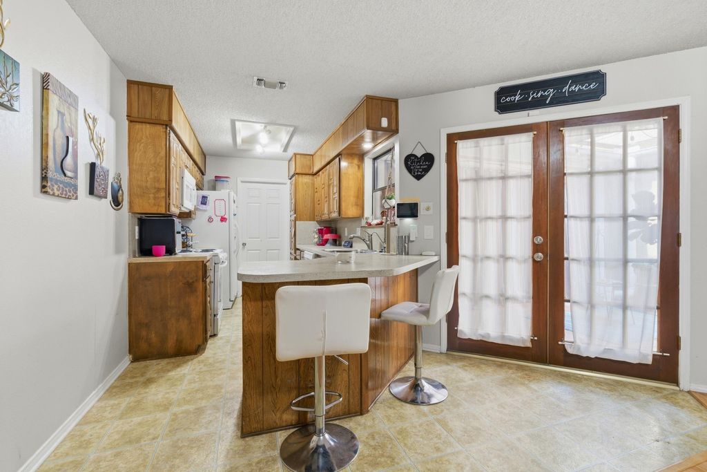 Image 10 of property listing at 3613 High Meadow Drive, San Angelo, TX 76904
