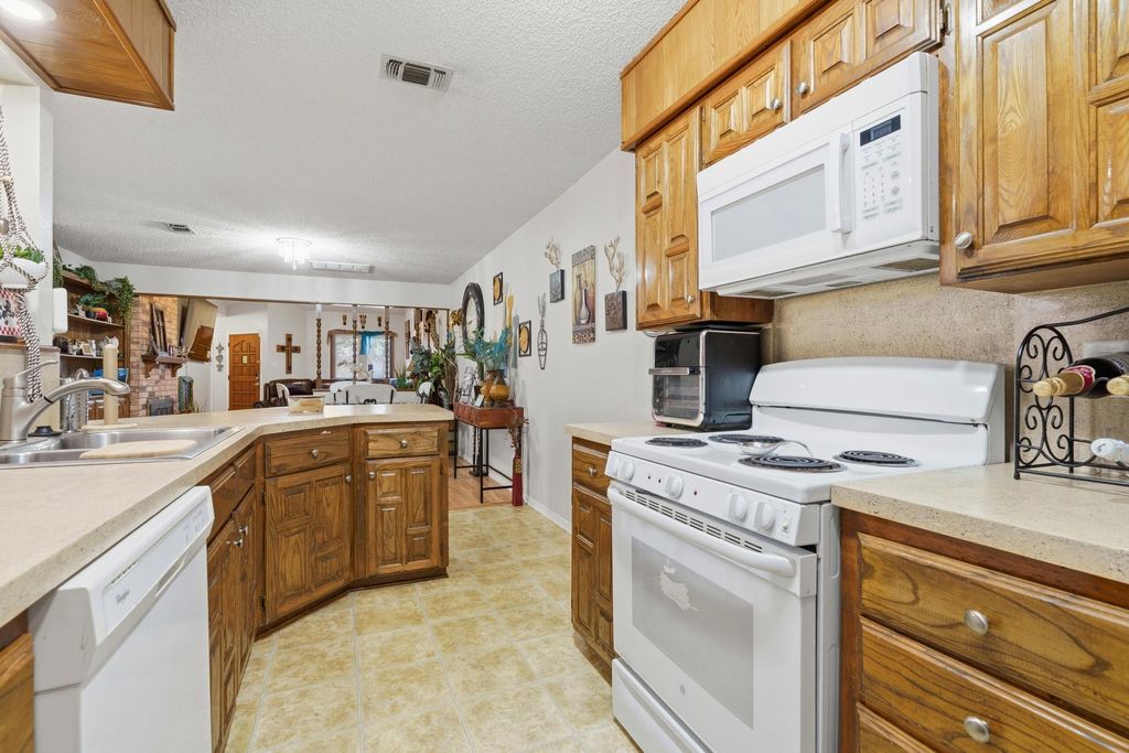 Image 12 of property listing at 3613 High Meadow Drive, San Angelo, TX 76904