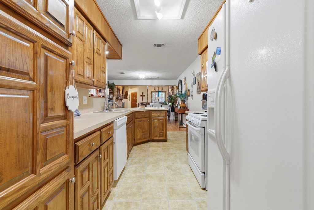 Image 13 of property listing at 3613 High Meadow Drive, San Angelo, TX 76904