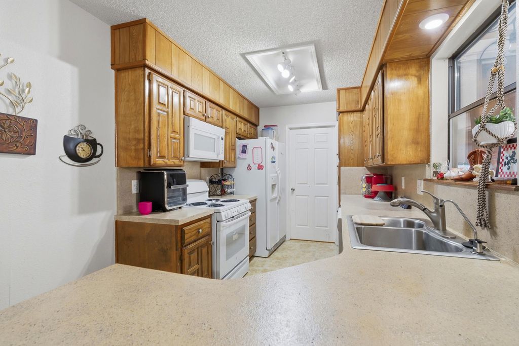 Image 15 of property listing at 3613 High Meadow Drive, San Angelo, TX 76904