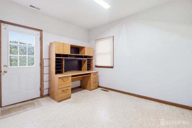 4 Victoria Way, South Brunswick, NJ 08824